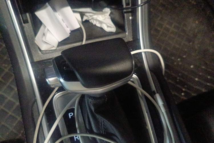 Used CHANGAN Ruicheng CC 2021 Blue Whale Edition 1.5T DCT Prestige Model Gear Lever