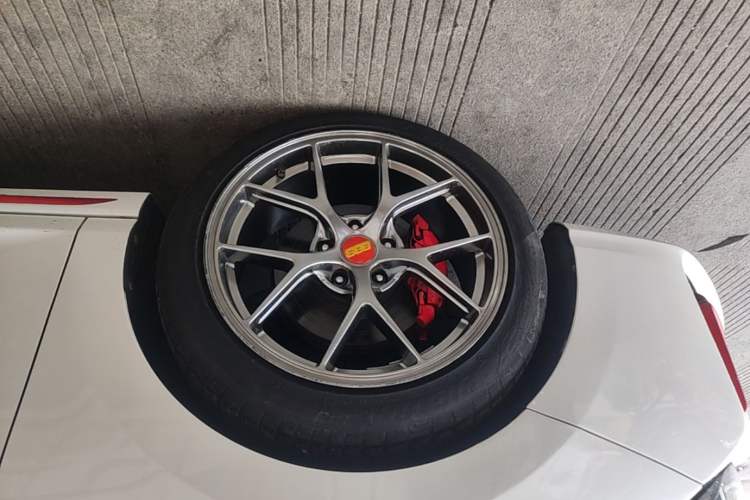 Used CHANGAN Ruicheng CC 2021 Blue Whale Edition 1.5T DCT Elite Model Left Front Wheel Hub
