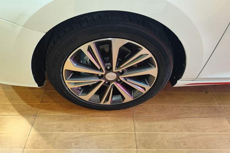 Used CHANGAN Ruicheng CC 2021 Blue Whale Edition 1.5T DCT Prestige Model Left Front Wheel Hub