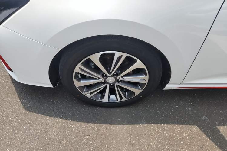 Used CHANGAN Ruicheng CC 2021 Blue Whale Edition 1.5T DCT Prestige Model Left Front Wheel Hub