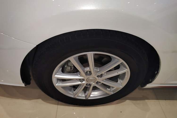 Used CHANGAN Ruicheng CC 2021 Blue Whale Edition 1.5T DCT Elite Model Left Front Wheel Hub