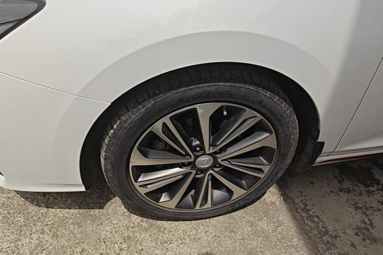 Used CHANGAN Ruicheng CC 2021 Blue Whale Edition 1.5T DCT Luxury Model Left Front Wheel Hub