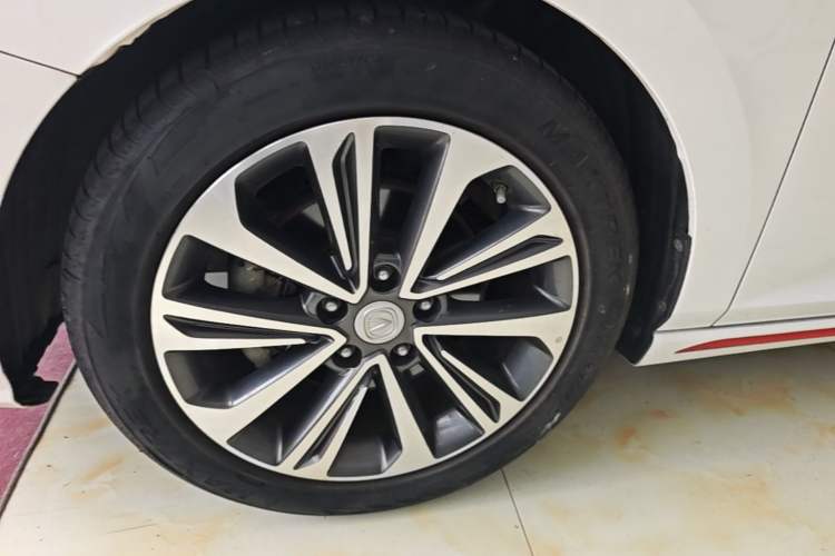 Used CHANGAN Ruicheng CC 2021 Blue Whale Edition 1.5T DCT Luxury Model Left Front Wheel Hub