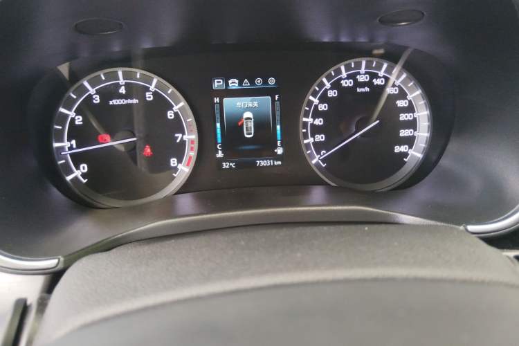 Used CHANGAN Ruicheng CC 2021 Blue Whale Edition 1.5T DCT Luxury Model Odometer Close Up