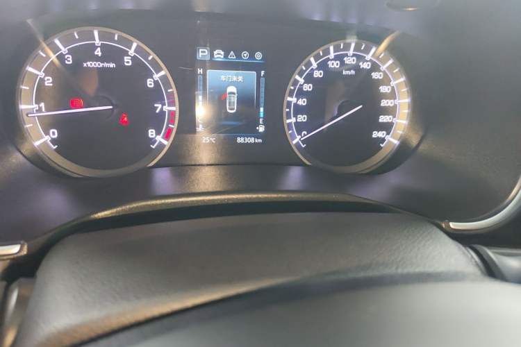 Used CHANGAN Ruicheng CC 2021 Blue Whale Edition 1.5T DCT Luxury Model Odometer Close Up