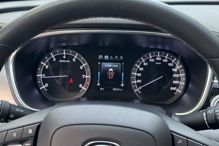 Used CHANGAN Ruicheng CC 2021 Blue Whale Edition 1.5T DCT Luxury Model Odometer Close Up