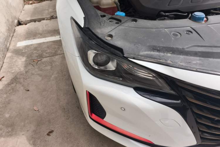 Used CHANGAN Ruicheng CC 2021 Blue Whale Edition 1.5T DCT Luxury Model Right Front Headlight