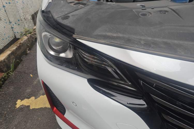 Used CHANGAN Ruicheng CC 2021 Blue Whale Edition 1.5T DCT Luxury Model Right Front Headlight