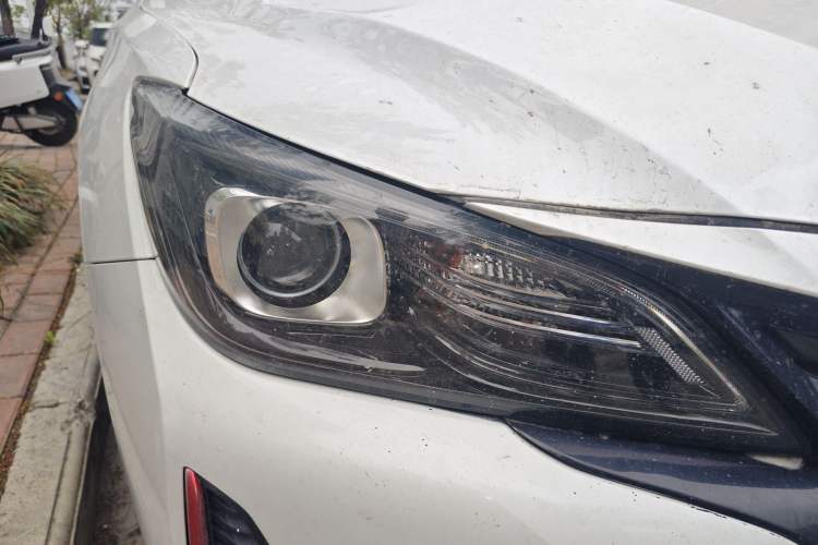 Used CHANGAN Ruicheng CC 2021 Blue Whale Edition 1.5T DCT Elite Model Right Front Headlight