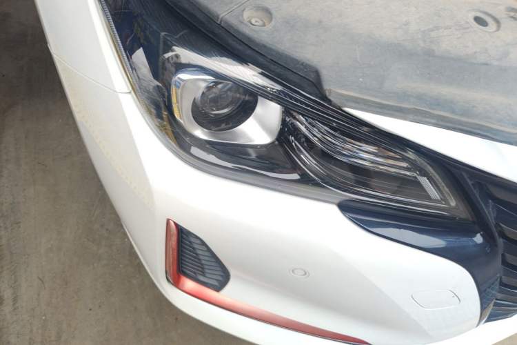 Used CHANGAN Ruicheng CC 2021 Blue Whale Edition 1.5T DCT Luxury Model Right Front Headlight