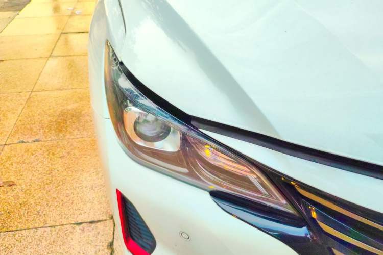 Used CHANGAN Ruicheng CC 2021 Blue Whale Edition 1.5T DCT Flagship Model Right Front Headlight