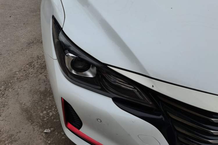 Used CHANGAN Ruicheng CC 2021 Blue Whale Edition 1.5T DCT Prestige Model Right Front Headlight