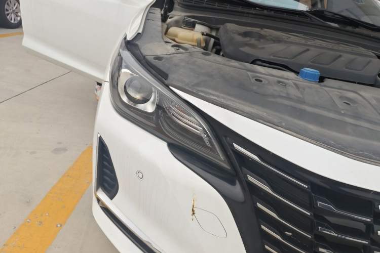 Used CHANGAN Ruicheng CC 2021 Blue Whale Edition 1.5T DCT Prestige Model Right Front Headlight