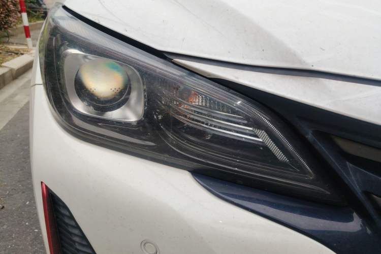 Used CHANGAN Ruicheng CC 2021 Blue Whale Edition 1.5T DCT Luxury Model Right Front Headlight