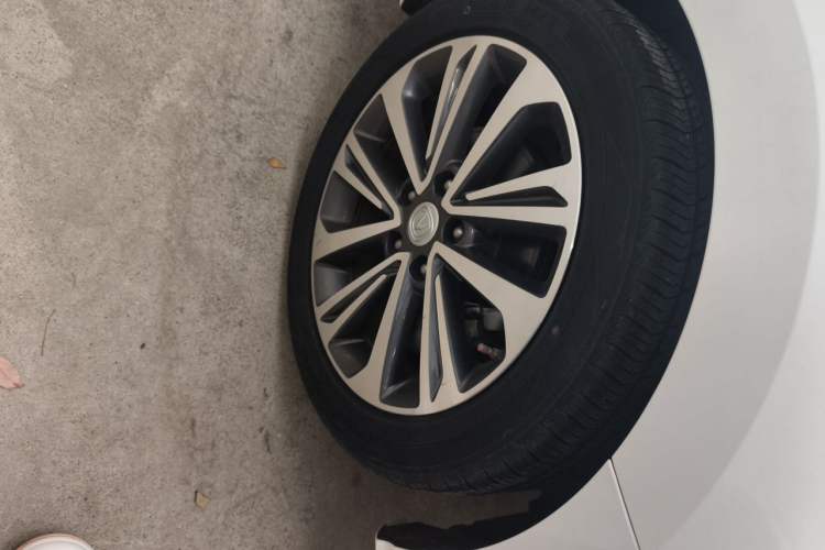 Used CHANGAN Ruicheng CC 2021 Blue Whale Edition 1.5T DCT Luxury Model Right Front Wheel Hub