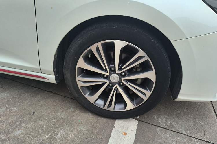 Used CHANGAN Ruicheng CC 2021 Blue Whale Edition 1.5T DCT Luxury Model Right Front Wheel Hub