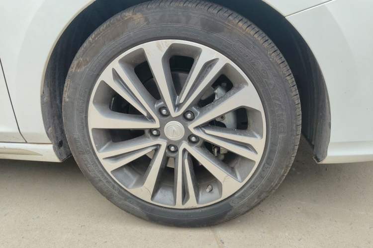 Used CHANGAN Ruicheng CC 2021 Blue Whale Edition 1.5T DCT Prestige Model Right Front Wheel Hub