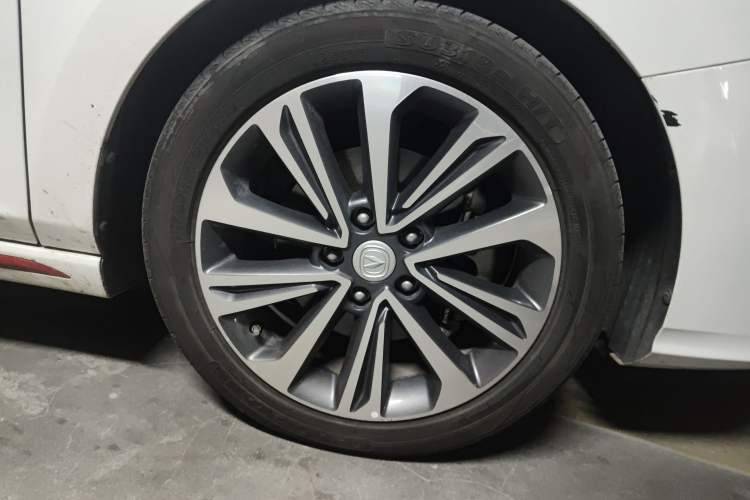 Used CHANGAN Ruicheng CC 2021 Blue Whale Edition 1.5T DCT Prestige Model Right Front Wheel Hub