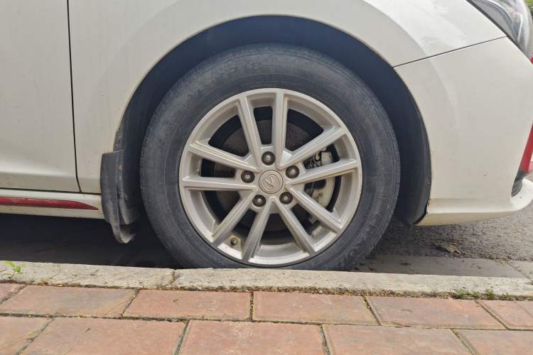 Used CHANGAN Ruicheng CC 2021 Blue Whale Edition 1.5T DCT Elite Model Right Front Wheel Hub