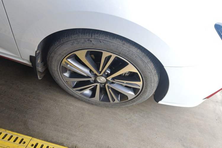 Used CHANGAN Ruicheng CC 2021 Blue Whale Edition 1.5T DCT Luxury Model Right Front Wheel Hub
