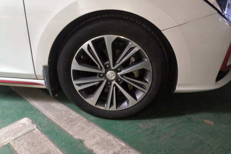 Used CHANGAN Ruicheng CC 2021 Blue Whale Edition 1.5T DCT Prestige Model Right Front Wheel Hub