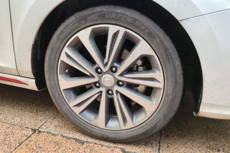 Used CHANGAN Ruicheng CC 2021 Blue Whale Edition 1.5T DCT Flagship Model Right Front Wheel Hub