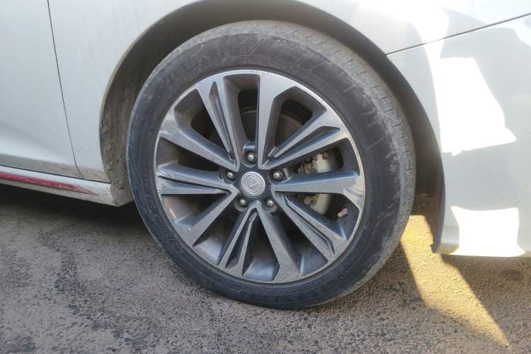 Used CHANGAN Ruicheng CC 2021 Blue Whale Edition 1.5T DCT Luxury Model Right Front Wheel Hub