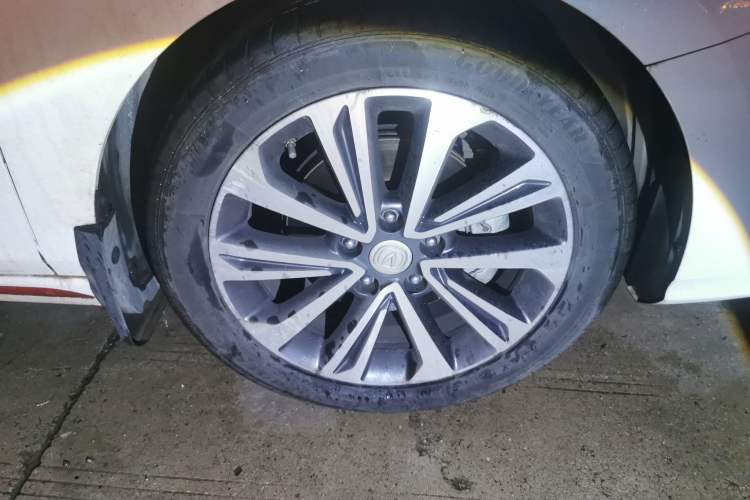 Used CHANGAN Ruicheng CC 2021 Blue Whale Edition 1.5T DCT Prestige Model Right Front Wheel Hub