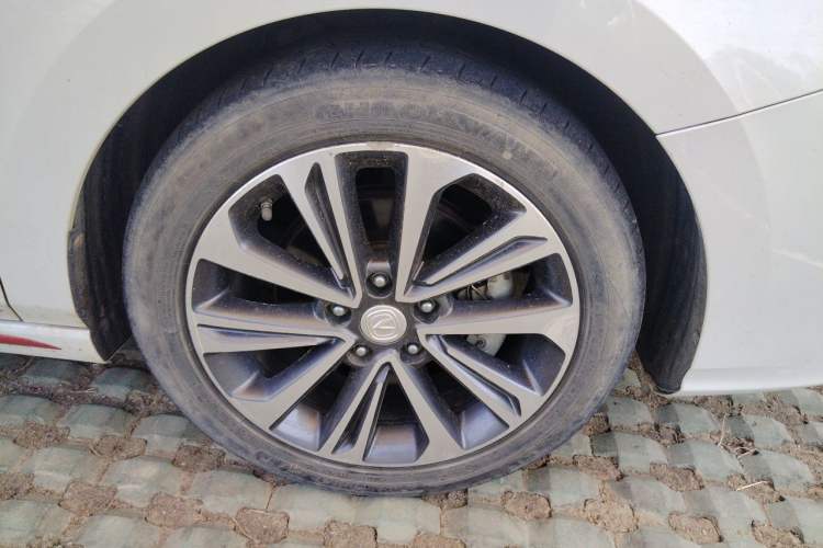 Used CHANGAN Ruicheng CC 2021 Blue Whale Edition 1.5T DCT Luxury Model Right Front Wheel Hub