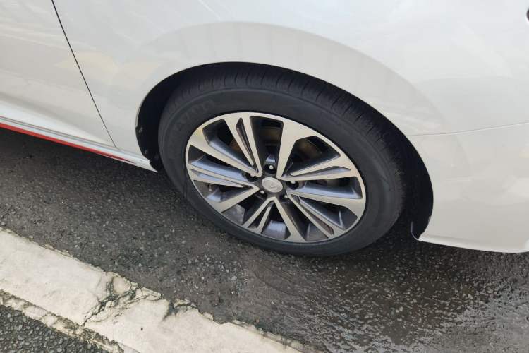 Used CHANGAN Ruicheng CC 2021 Blue Whale Edition 1.5T DCT Luxury Model Right Front Wheel Hub