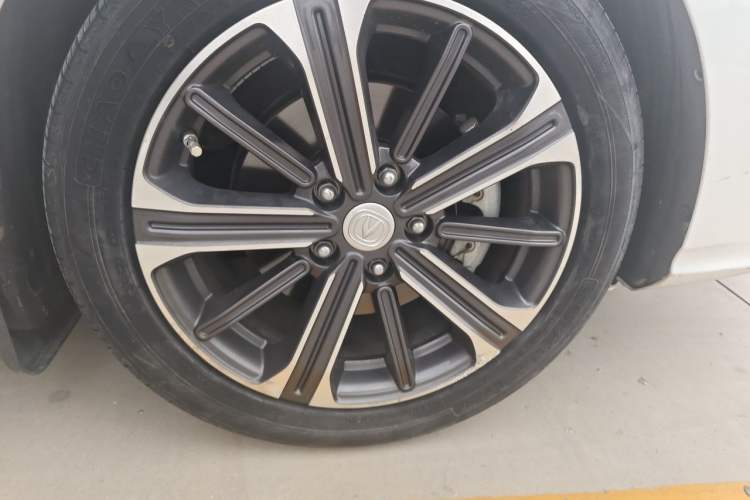 Used CHANGAN Ruicheng CC 2021 Blue Whale Edition 1.5T DCT Prestige Model Right Front Wheel Hub