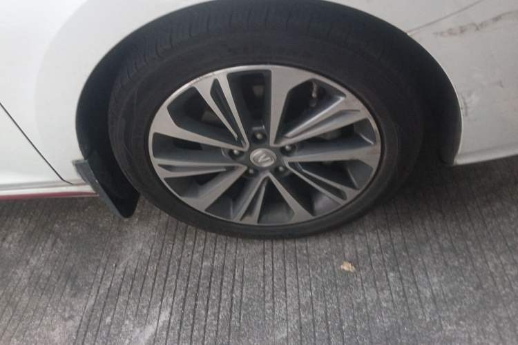 Used CHANGAN Ruicheng CC 2021 Blue Whale Edition 1.5T DCT Prestige Model Right Front Wheel Hub