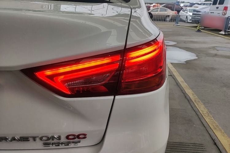 Used CHANGAN Ruicheng CC 2021 Blue Whale Edition 1.5T DCT Elite Model Right Rear Taillight