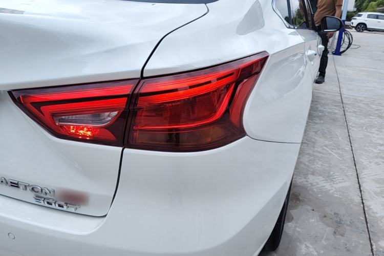 Used CHANGAN Ruicheng CC 2021 Blue Whale Edition 1.5T DCT Luxury Model Right Rear Taillight