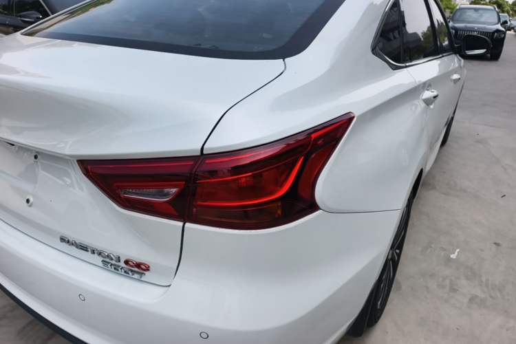 Used CHANGAN Ruicheng CC 2021 Blue Whale Edition 1.5T DCT Luxury Model Right Rear Taillight