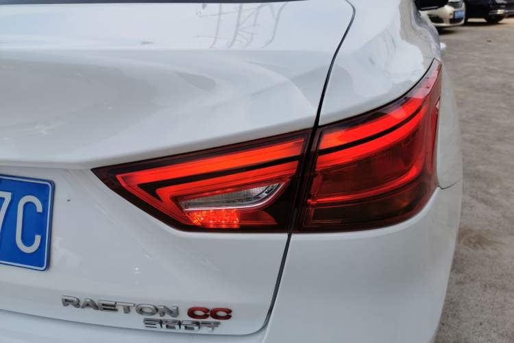 Used CHANGAN Ruicheng CC 2021 Blue Whale Edition 1.5T DCT Luxury Model Right Rear Taillight