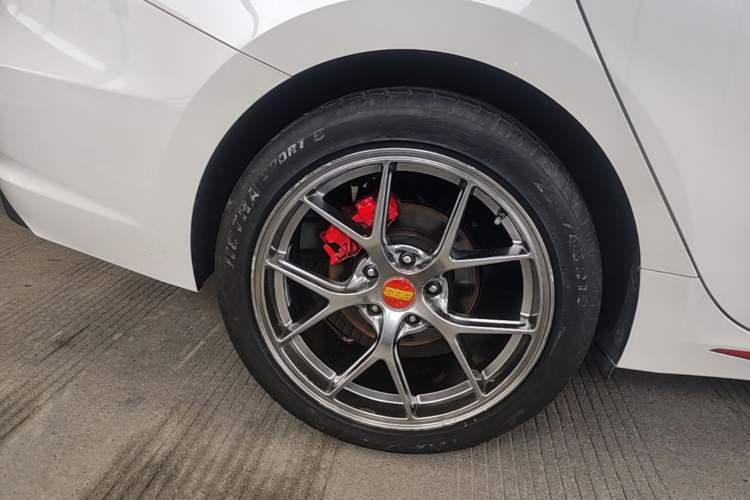 Used CHANGAN Ruicheng CC 2021 Blue Whale Edition 1.5T DCT Elite Model Right Rear Wheel Hub