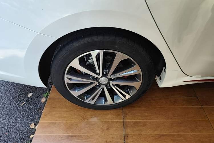 Used CHANGAN Ruicheng CC 2021 Blue Whale Edition 1.5T DCT Prestige Model Right Rear Wheel Hub