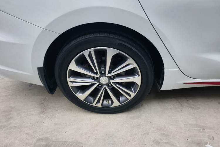 Used CHANGAN Ruicheng CC 2021 Blue Whale Edition 1.5T DCT Luxury Model Right Rear Wheel Hub