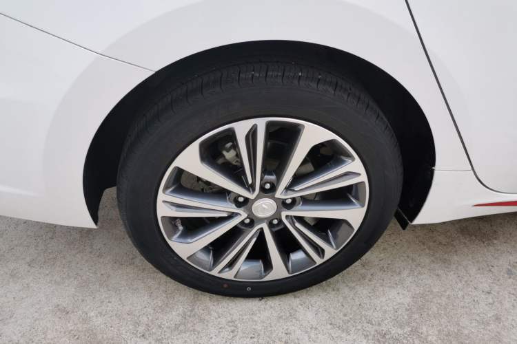 Used CHANGAN Ruicheng CC 2021 Blue Whale Edition 1.5T DCT Luxury Model Right Rear Wheel Hub