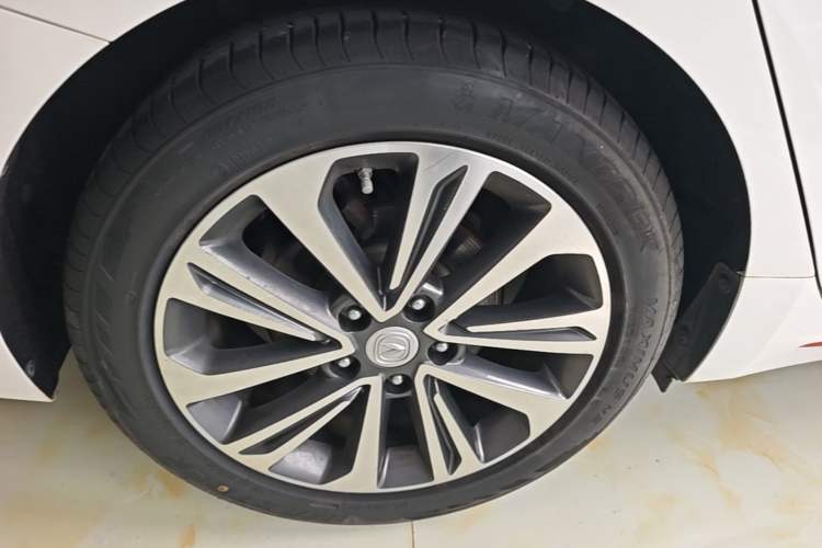 Used CHANGAN Ruicheng CC 2021 Blue Whale Edition 1.5T DCT Luxury Model Right Rear Wheel Hub
