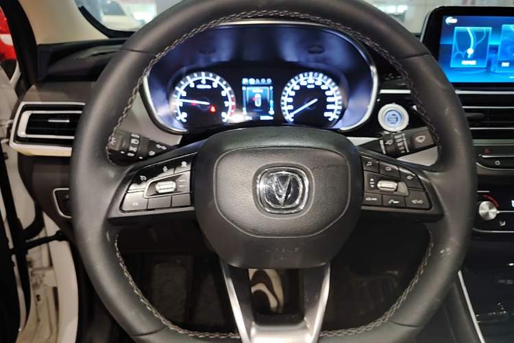 Used CHANGAN Ruicheng CC 2021 Blue Whale Edition 1.5T DCT Elite Model Steering Wheel