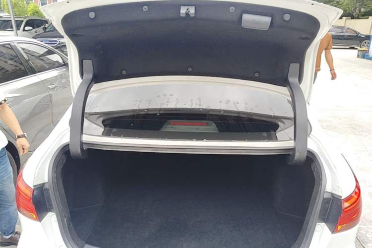 Used CHANGAN Ruicheng CC 2021 Blue Whale Edition 1.5T DCT Luxury Model Trunk