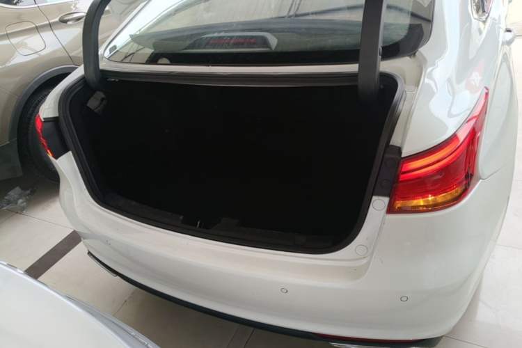 Used CHANGAN Ruicheng CC 2021 Blue Whale Edition 1.5T DCT Flagship Model Trunk