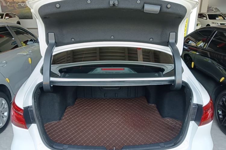 Used CHANGAN Ruicheng CC 2021 Blue Whale Edition 1.5T DCT Prestige Model Trunk