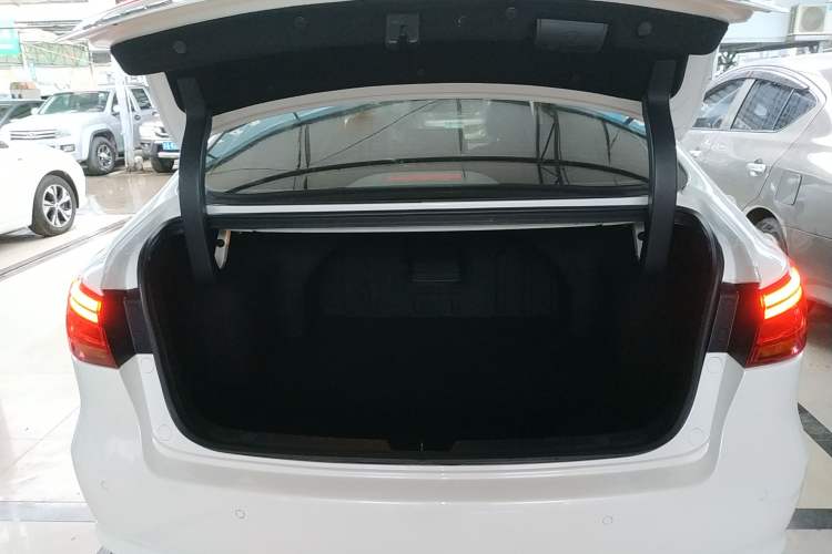 Used CHANGAN Ruicheng CC 2021 Blue Whale Edition 1.5T DCT Luxury Model Trunk