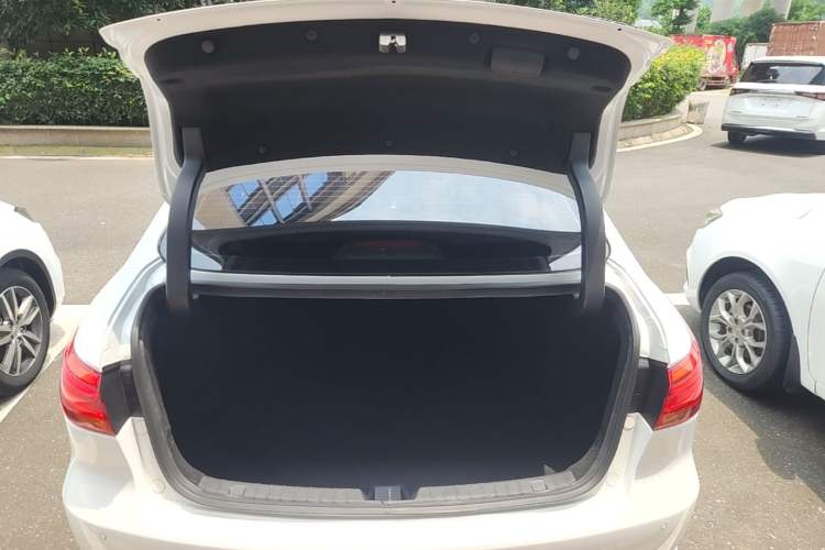 Used CHANGAN Ruicheng CC 2021 Blue Whale Edition 1.5T DCT Prestige Model Trunk