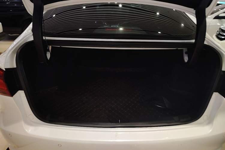 Used CHANGAN Ruicheng CC 2021 Blue Whale Edition 1.5T DCT Elite Model Trunk