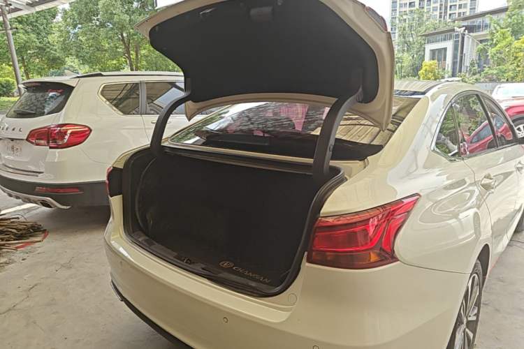 Used CHANGAN Ruicheng CC 2021 Blue Whale Edition 1.5T DCT Luxury Model Trunk