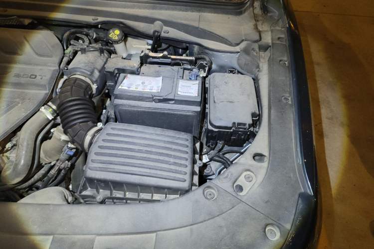 Used CHANGAN Ruicheng CC 2022 Blue Whale Edition 1.5T DCT Luxury Model Engine Bay Left